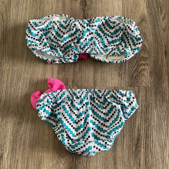 Bikini - Picture 3 of 3